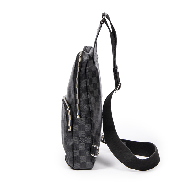 Louis Vuitton Avenue Slingbag - Picture 7 of 8